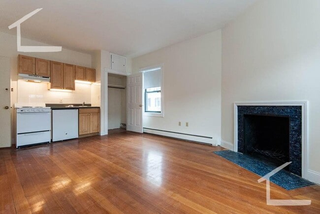 Building Photo - 9/1 No Fee! Charming, cozy Studio near Longwood/Fenway/Kenmore