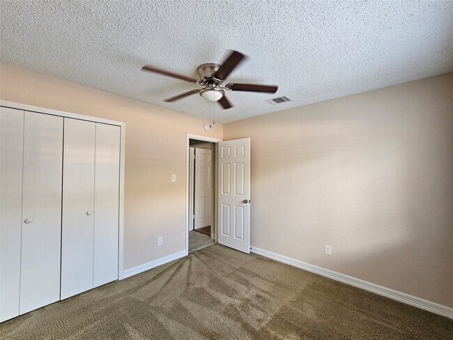Building Photo - 8314 Streamside Dr