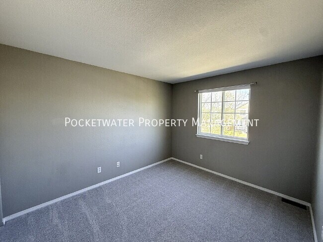 Building Photo - 6270 Snowberry Ave