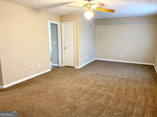 Building Photo - 448 Townsend Bend