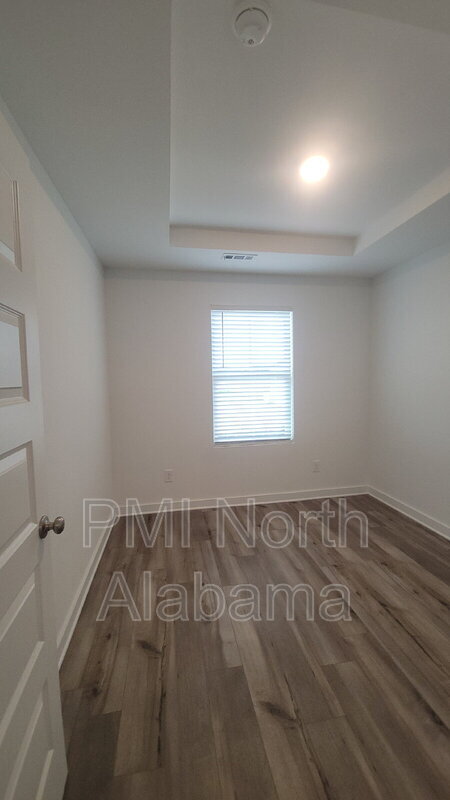 Building Photo - 7589 Discovery Pt Dr NW