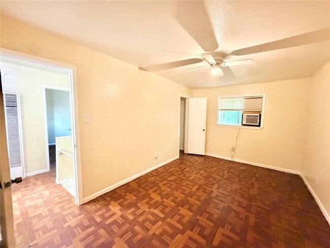Building Photo - 6257 Manor Rd