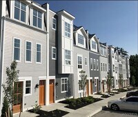 Building Photo - 4779 South Park Ave