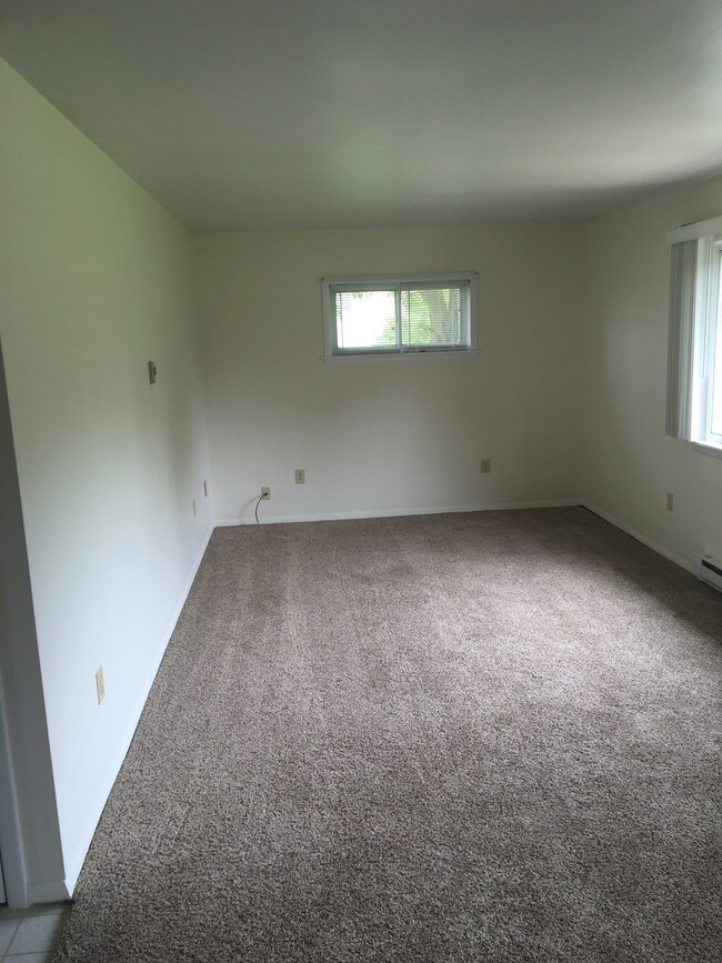 Building Photo - 7000 OH-188