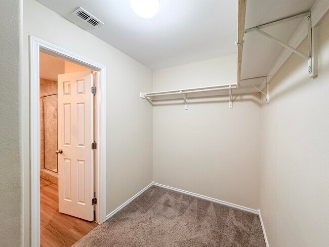 Building Photo - 4426 Gloria Dr