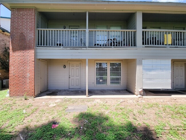 Building Photo - 13611 Ravensway Dr