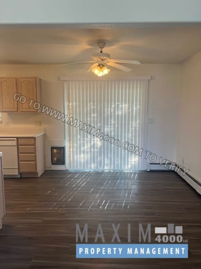 Building Photo - 401 E Mayfield Dr
