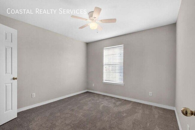 Building Photo - 924 Emily Cir