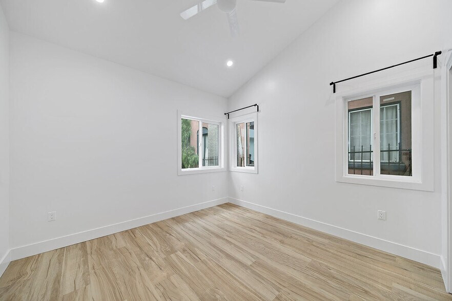 2618 - 2616 Glendale Blvd