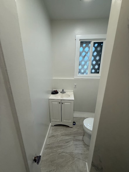 Building Photo - 1700 Le Roy Ave