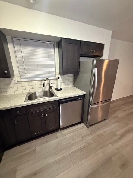 Building Photo - 3721 Ronnald Dr