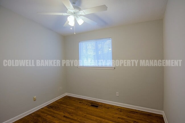 Building Photo - 1606 Oaken Trail