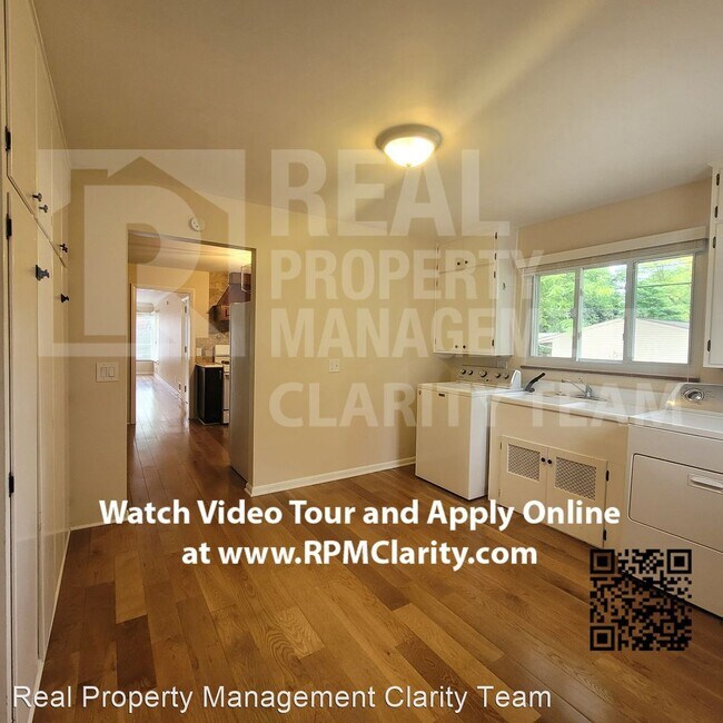 Building Photo - 3 br, 1.5 bath House - 2842 Evergreen Rd