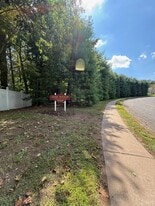 Building Photo - 76 Oak Ridge Dr