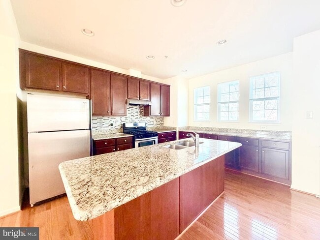 Building Photo - 9918 Veiled Dawn