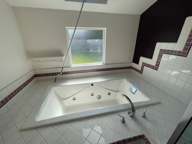 Building Photo - Updated 3 bedroom, 2 bath home