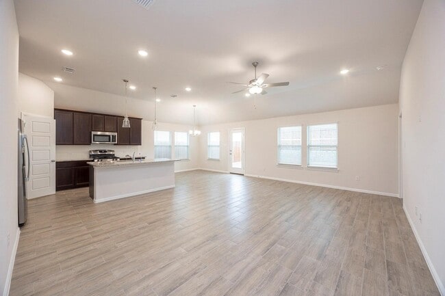 Building Photo - 105 Corcovado Ave