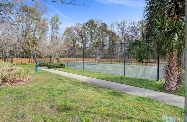 Building Photo - 2494 Etiwan Ave