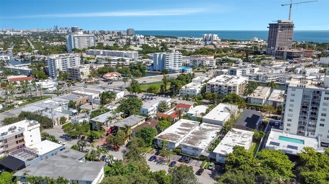 Building Photo - 6921 Rue Vendome