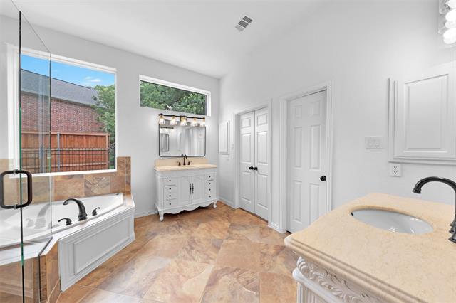 Building Photo - 3310 Meadow Wood Dr
