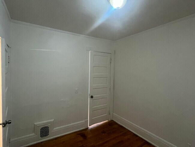 Building Photo - 1253 N 34th St