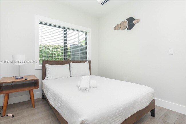 Building Photo - 2360 SW 12th St