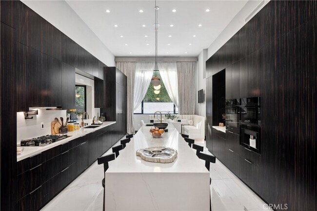 Building Photo - 5535 Shirley Ave