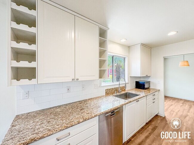 Building Photo - 2104 N Mammoth Pl