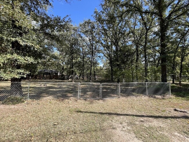 Building Photo - Cozy 1 Bedroom 1 Bath Home with Big Yard!