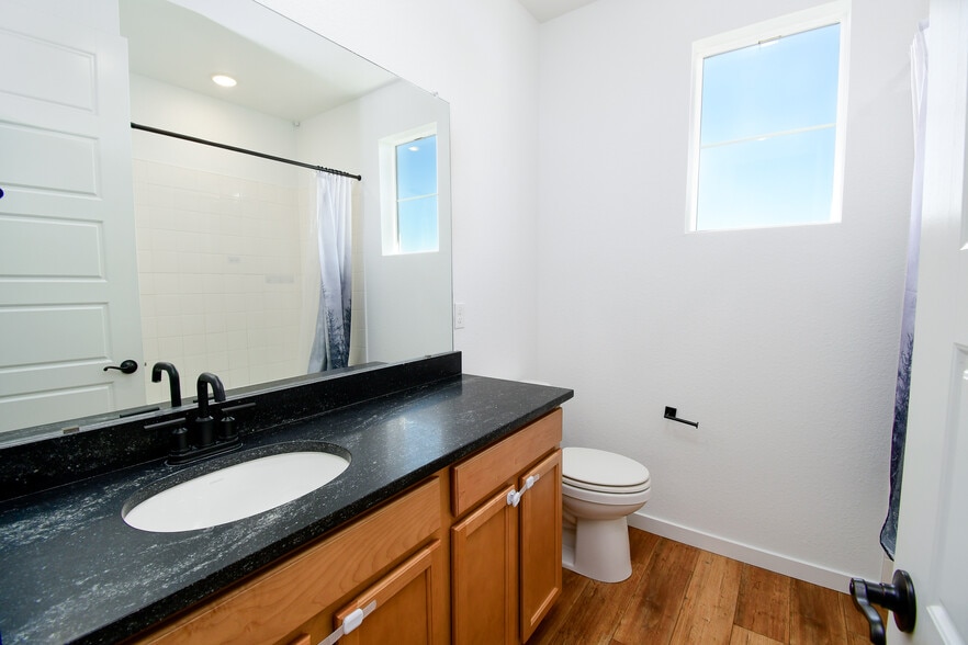Building Photo - 3846 N Catawba Way