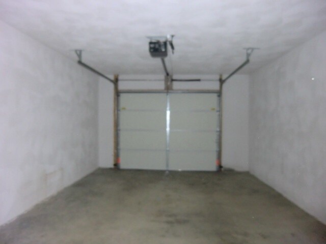 Building Photo - 203 Autumn Pine Dr