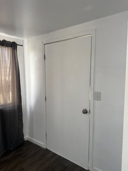 Mud room - Main Entrance - 2063 E 130th St