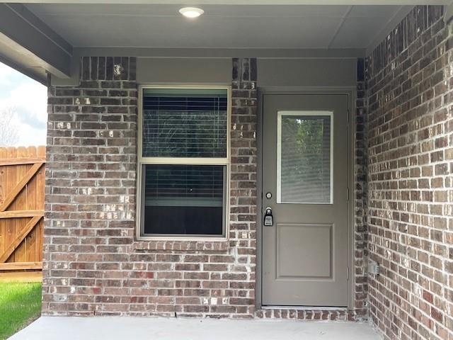 Building Photo - 333 Wildrose Cir