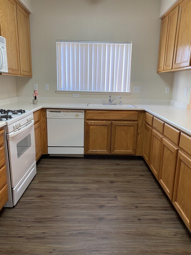 Building Photo - 2917 Snyder Ave