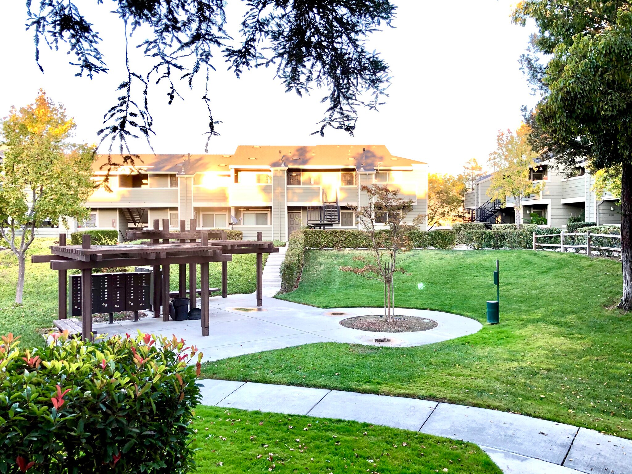 Building Photo - 73 Castlebridge Dr