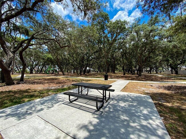 Building Photo - 12921 Twin Bridges Dr