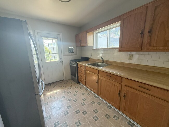 Building Photo - Charming Parkville Single Family Home with...
