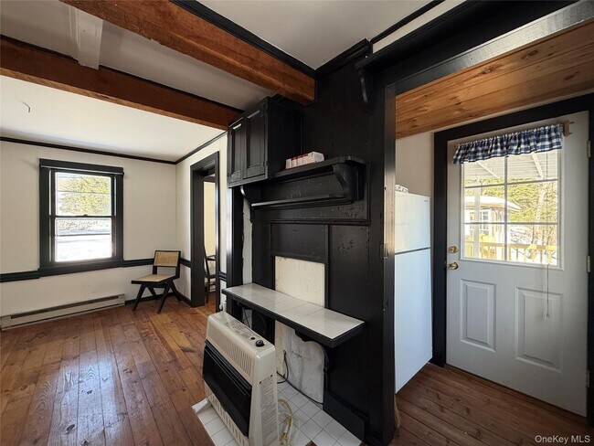 Building Photo - 674 Debruce Rd