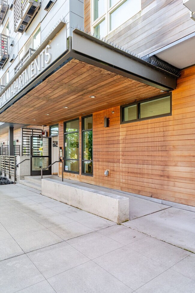 Building Photo - 2811 18th Ave S