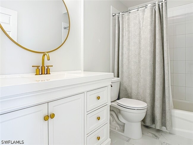 Building Photo - 351 Pindo Palm Dr