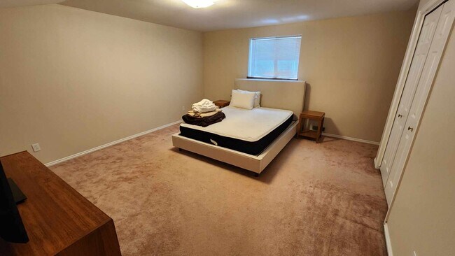 Building Photo - 1430 E 900 S