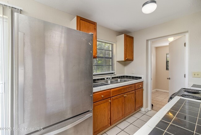 Building Photo - 3648 Tomlin Dr