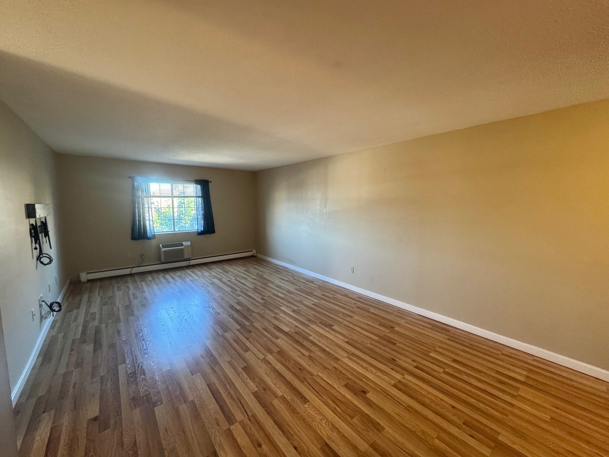 Building Photo - 474 Broadway