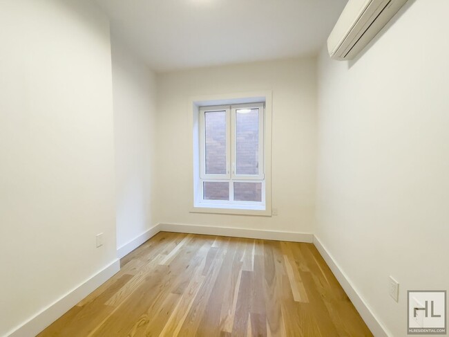 Building Photo - EAST 96 STREET / Modern 1-Bed 1-Bath / Gre...