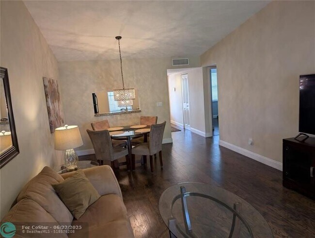 Building Photo - 3081 Holiday Springs Blvd