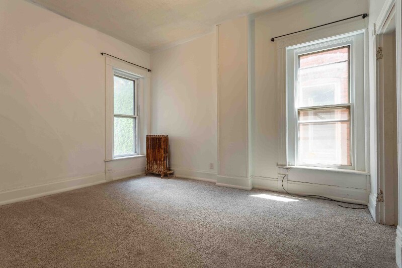 Building Photo - 1658 Iowa St