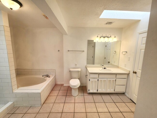 Building Photo - 3004 Missouri Ave