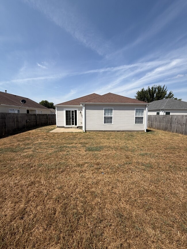 Building Photo - 340 Grant Springs Dr
