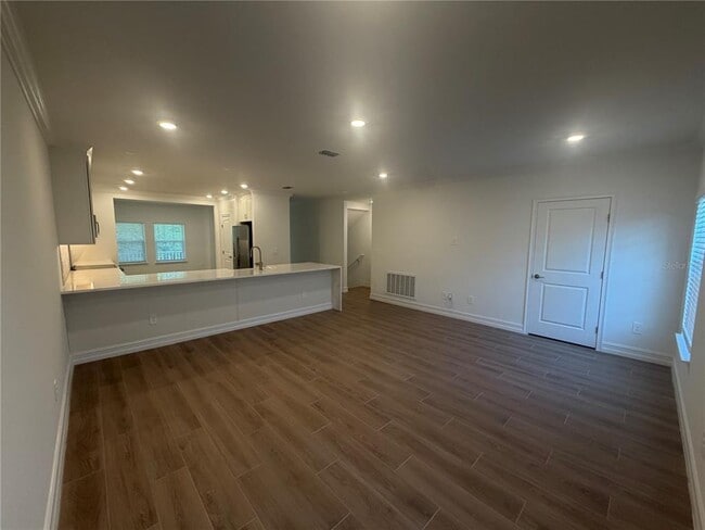 Building Photo - 1427 W Chestnut St