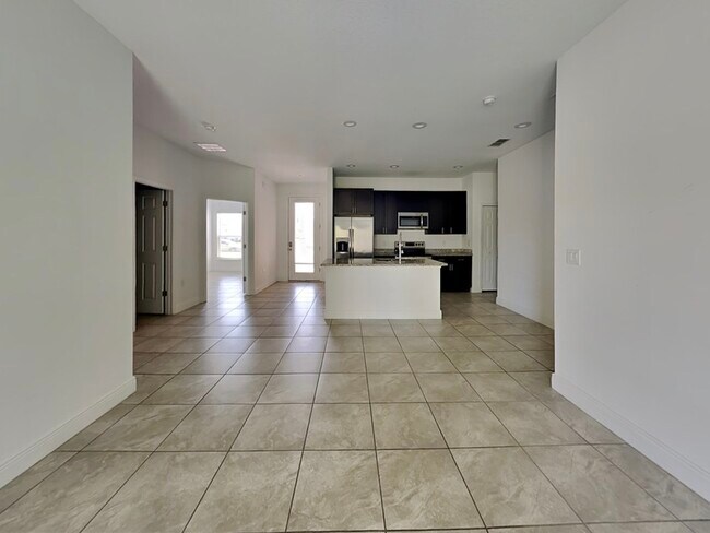 Building Photo - 356 Elderberry Ct